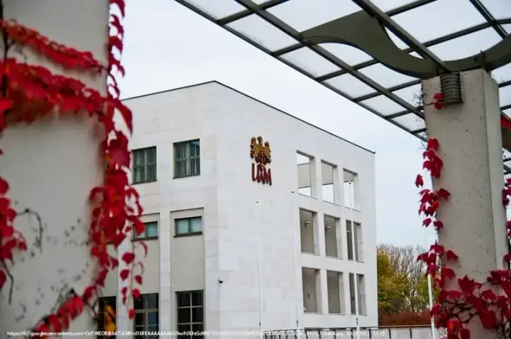 Collegium Europaeum w Gnieźnie: zdjęcie z realizacji 1