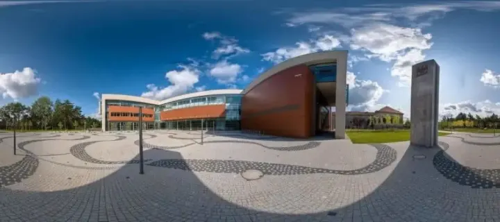 Kolegium Uniwersytetu im. Adama Mickiewicza w Pile: zdjęcie z realizacji 1