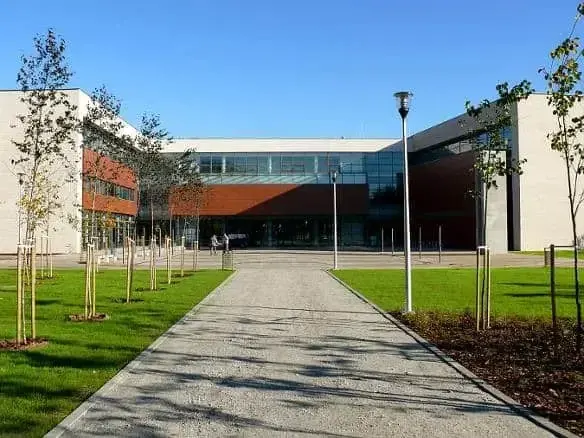 Kolegium Uniwersytetu im. Adama Mickiewicza w Pile: zdjęcie z realizacji 3