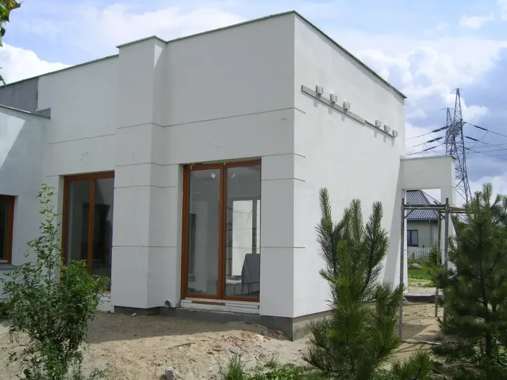 Ogród w bieli w Kiekrzu pod Poznaniem: zdjęcie z realizacji 2